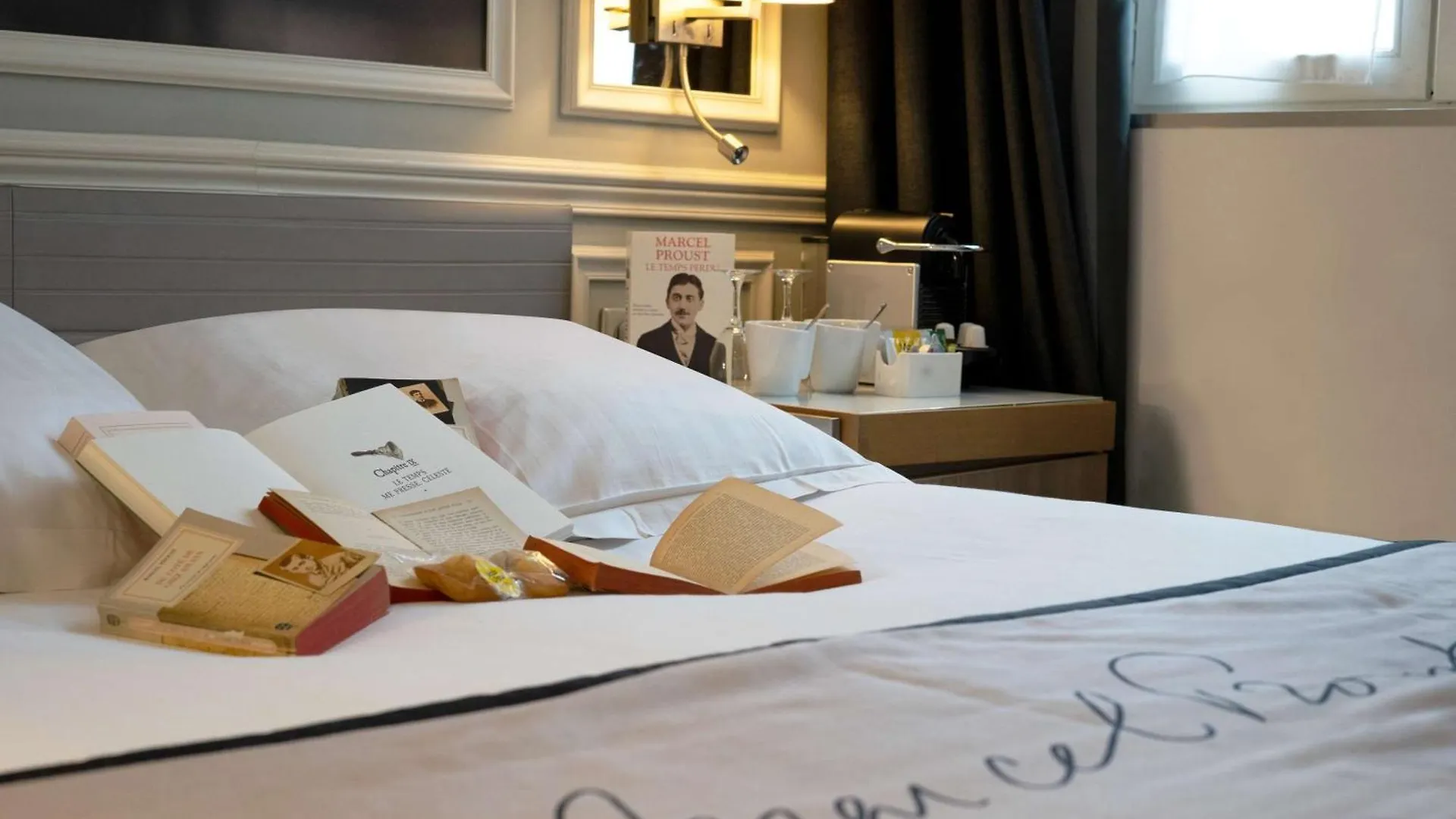 Litteraire Le Swann, Bw Premier Collection Hotel
